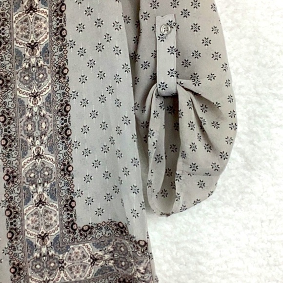 Maurices Women’s Size Med. Sheer Blouse - Picture 4 of 10